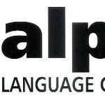 Na imagem consta a logo da empresa em vermelho, e do lado o seu respectivo nome fantasia, Alpha Language Consulting